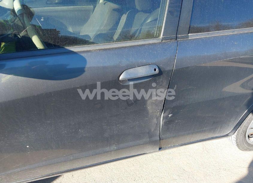 Photo 12 of 2011 Honda Fit (VIN JHMGE8H37BS003223)