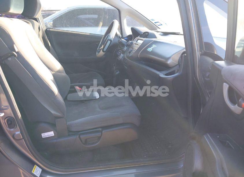 Photo 5 of 2011 Honda Fit (VIN JHMGE8H37BS003223)