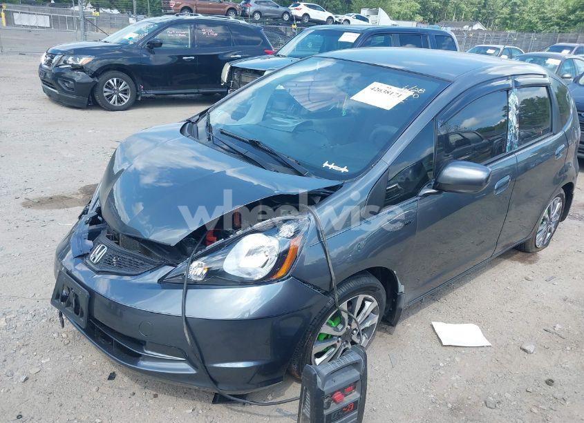 Photo 2 of 2013 Honda Fit (VIN JHMGE8H37DC020052)