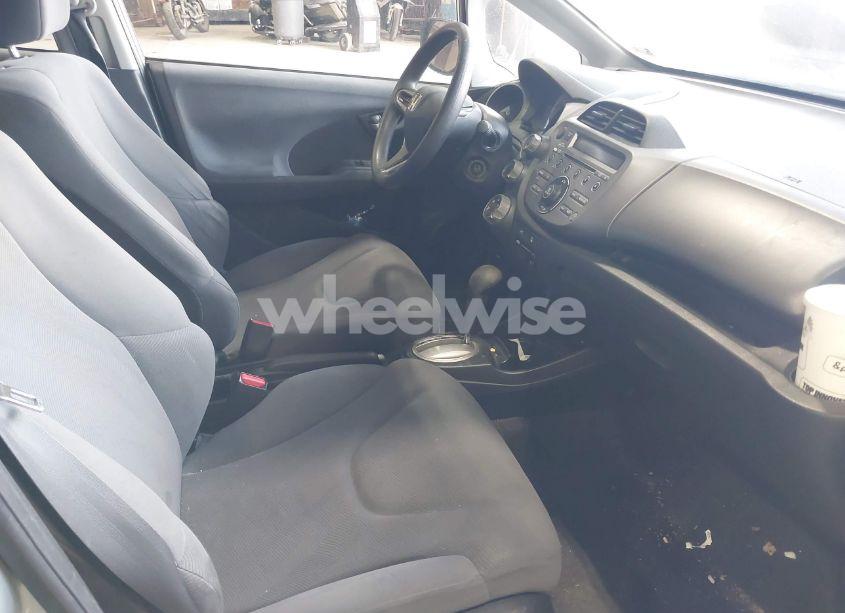 Photo 5 of 2011 Honda Fit (VIN JHMGE8H38BS005885)