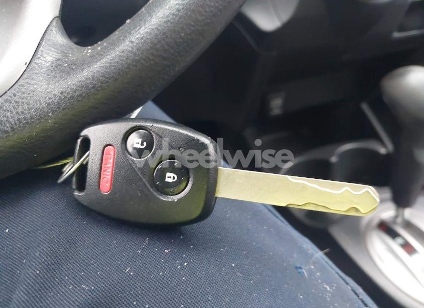 Photo 11 of 2012 Honda Fit (VIN JHMGE8H38CC003131)