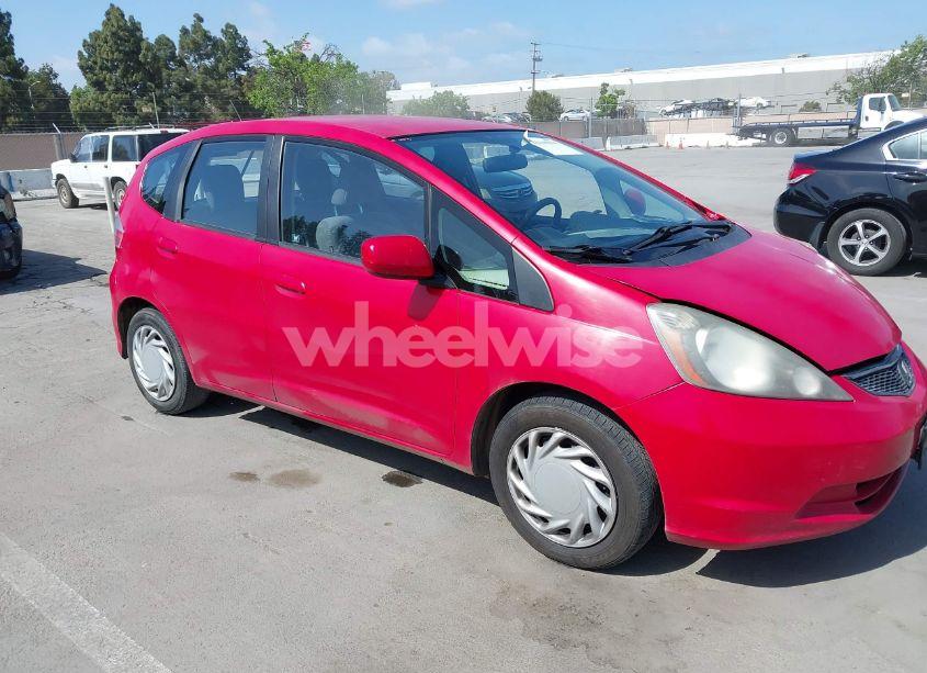 2013 Honda Fit (VIN JHMGE8H38DC037362) main photo