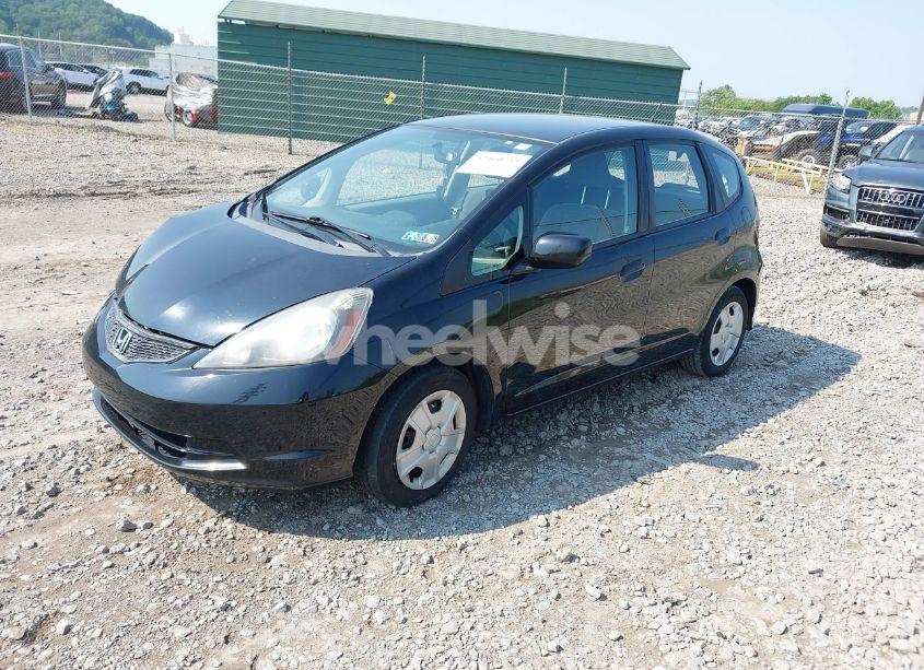 Photo 2 of 2013 Honda Fit (VIN JHMGE8H38DC074170)