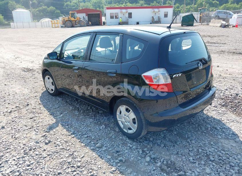 Photo 3 of 2013 Honda Fit (VIN JHMGE8H38DC074170)