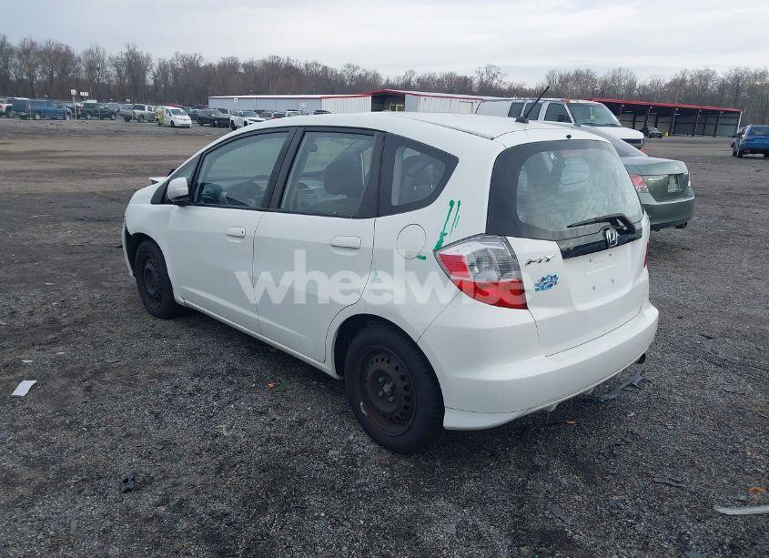Photo 3 of 2013 Honda Fit (VIN JHMGE8H39DC005052)