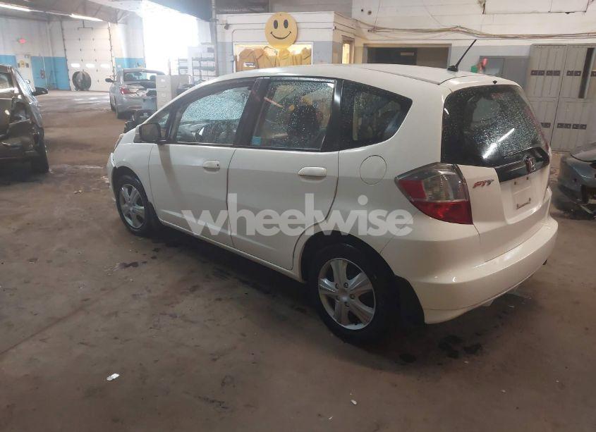 Photo 3 of 2013 Honda Fit (VIN JHMGE8H39DC069155)
