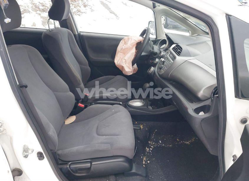 Photo 5 of 2013 Honda Fit (VIN JHMGE8H39DC080964)