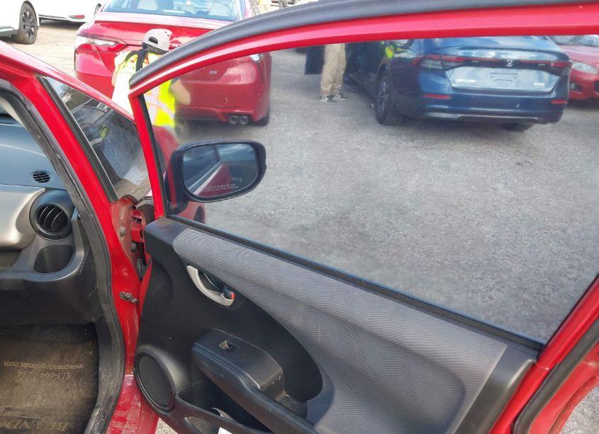 Photo 5 of 2011 Honda Fit (VIN JHMGE8H3XBS007122)