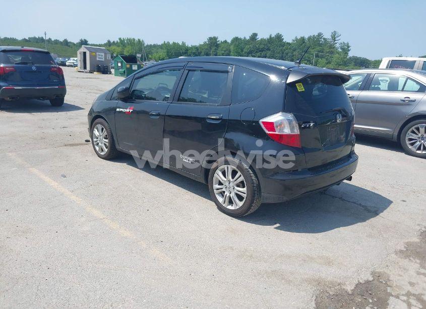 Photo 3 of 2013 Honda Fit (VIN JHMGE8H3XDC006713)