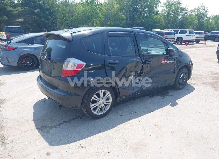 Photo 4 of 2013 Honda Fit (VIN JHMGE8H3XDC006713)