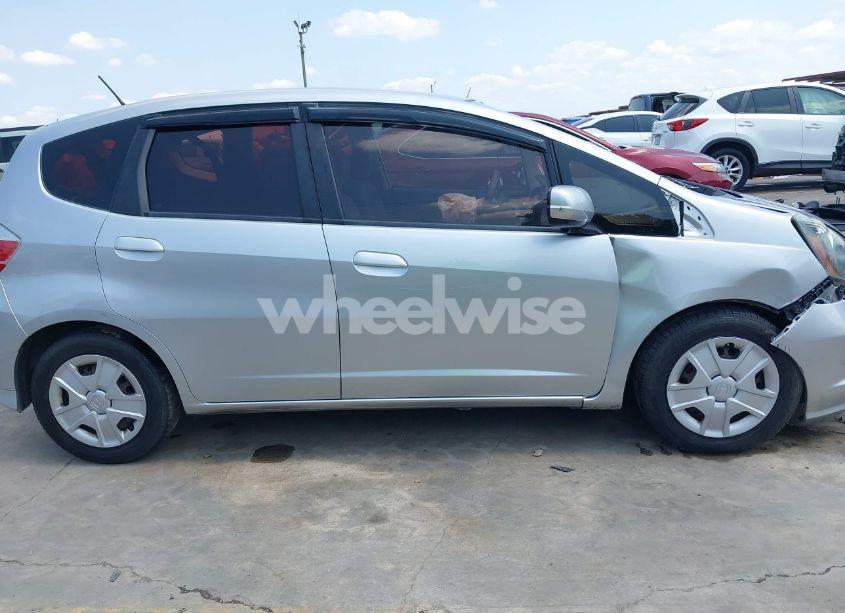 Photo 13 of 2013 Honda Fit (VIN JHMGE8H3XDC023124)