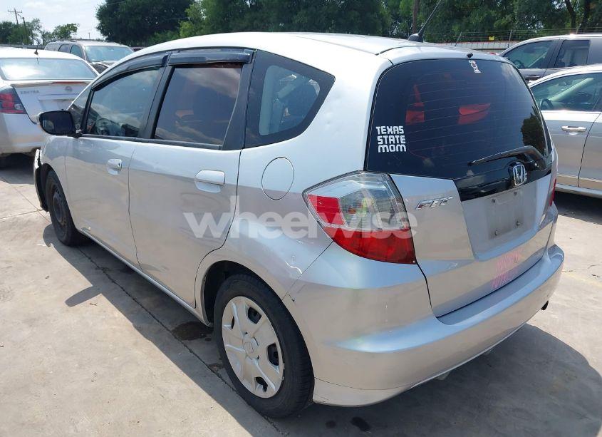 Photo 3 of 2013 Honda Fit (VIN JHMGE8H3XDC023124)