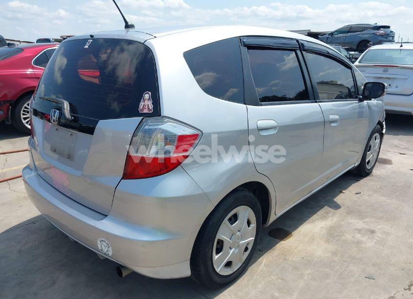 Photo 4 of 2013 Honda Fit (VIN JHMGE8H3XDC023124)