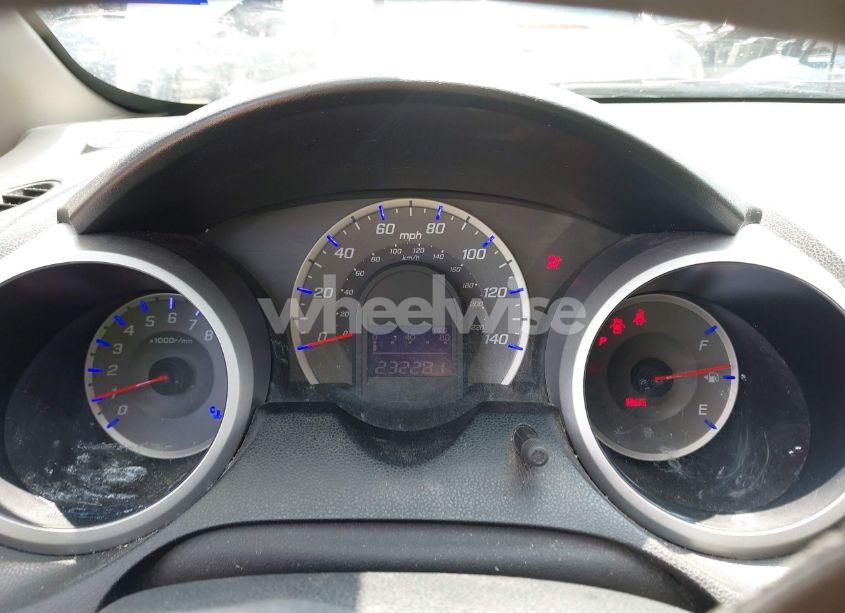 Photo 7 of 2013 Honda Fit (VIN JHMGE8H3XDC023124)