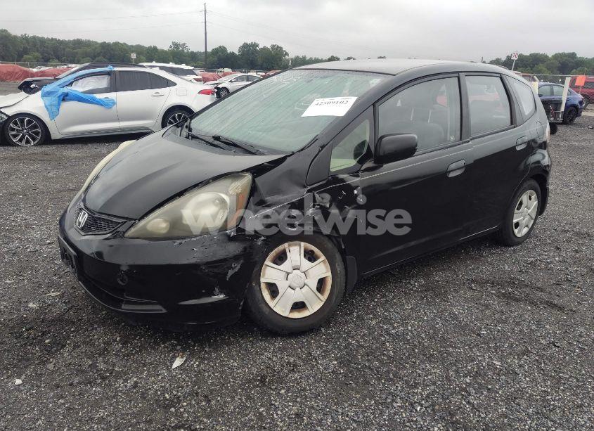 Photo 2 of 2013 Honda Fit (VIN JHMGE8H3XDC025603)