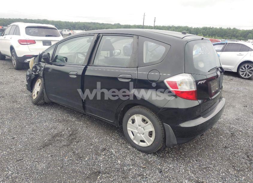Photo 3 of 2013 Honda Fit (VIN JHMGE8H3XDC025603)