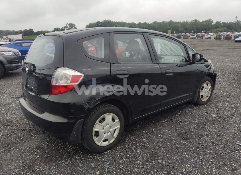 Photo 4 of 2013 Honda Fit (VIN JHMGE8H3XDC025603)