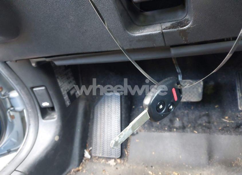 Photo 11 of 2010 Honda Fit SPORT (VIN JHMGE8H4XAC010930)