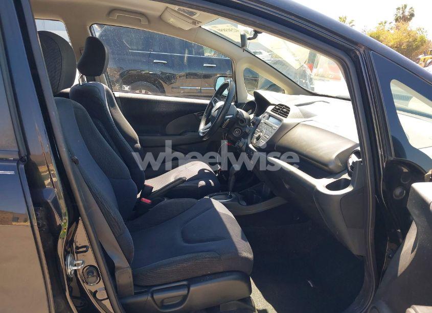 Photo 5 of 2013 Honda Fit SPORT (VIN JHMGE8H51DC020579)