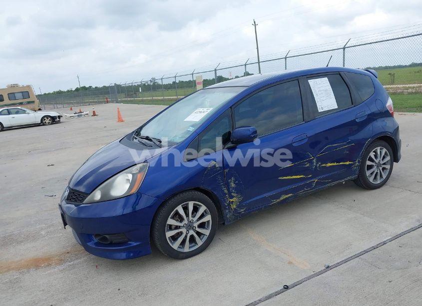 Photo 2 of 2013 Honda Fit SPORT (VIN JHMGE8H52DC071850)