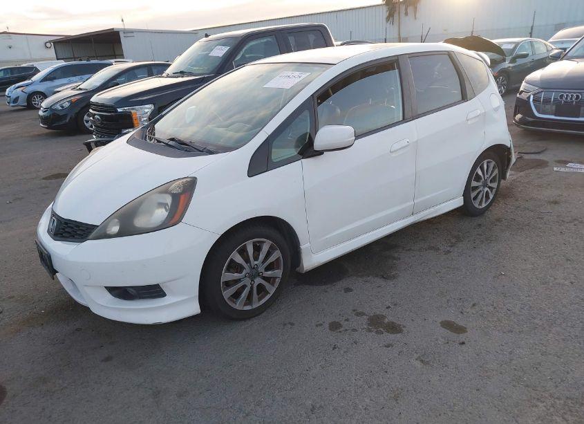 Photo 2 of 2013 Honda Fit SPORT (VIN JHMGE8H52DC072092)