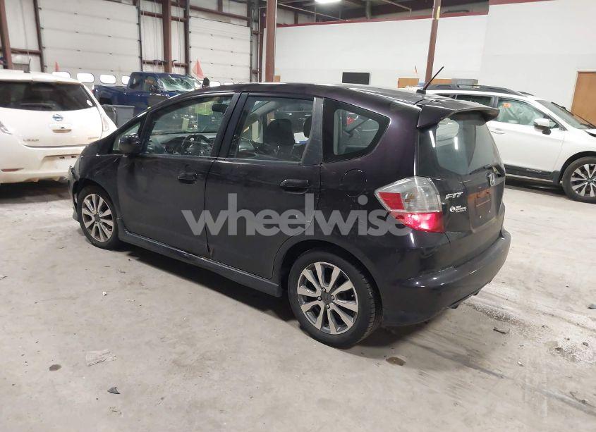 Photo 3 of 2013 Honda Fit SPORT (VIN JHMGE8H56DC019556)
