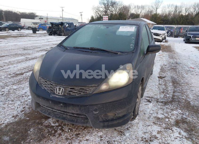 Photo 2 of 2013 Honda Fit SPORT (VIN JHMGE8H57DC020568)