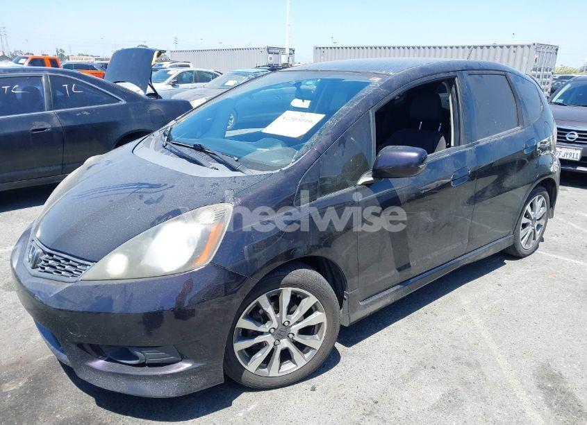 Photo 2 of 2013 Honda Fit SPORT (VIN JHMGE8H57DC045146)