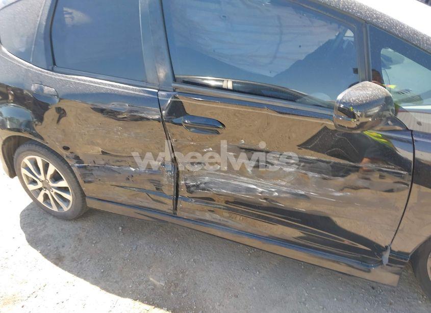 Photo 6 of 2013 Honda Fit SPORT (VIN JHMGE8H57DC049293)