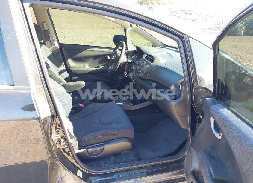 Photo 5 of 2013 Honda Fit SPORT (VIN JHMGE8H58DC037895)