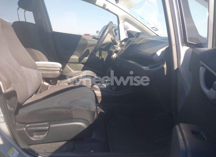 Photo 5 of 2011 Honda Fit SPORT (VIN JHMGE8H59BS002382)