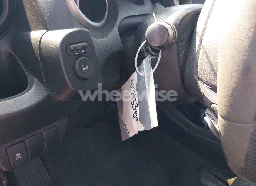 Photo 13 of 2011 Honda Fit SPORT (VIN JHMGE8H5XBC022294)