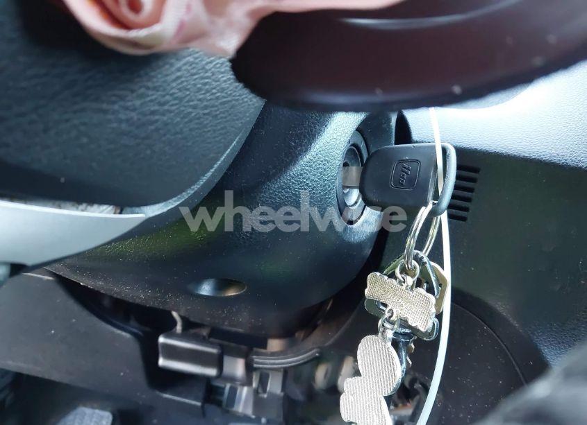 Photo 11 of 2013 Honda Fit SPORT (VIN JHMGE8H5XDC042418)