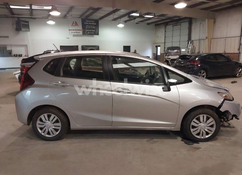 Photo 13 of 2016 Honda Fit LX (VIN JHMGK5H50GX015698)