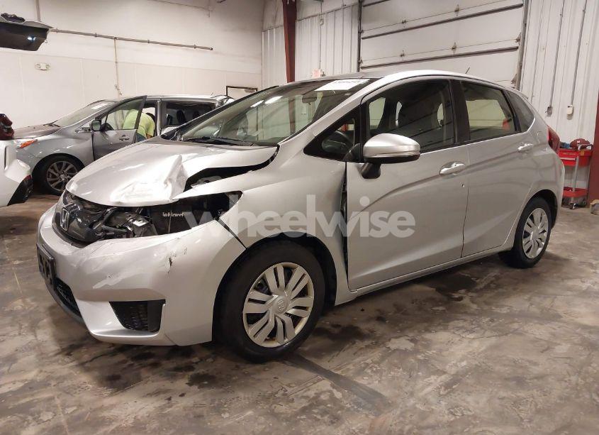 Photo 2 of 2016 Honda Fit LX (VIN JHMGK5H51GX009912)
