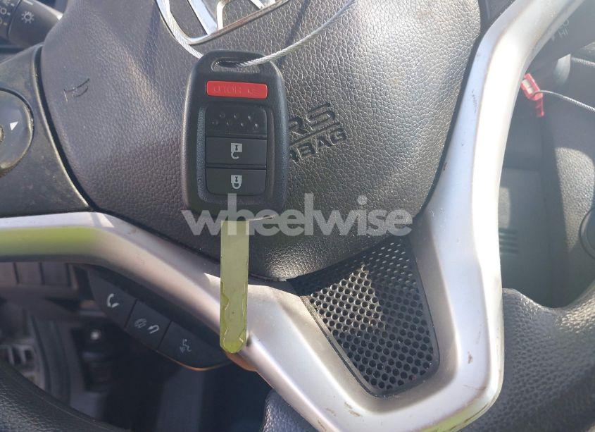 Photo 11 of 2016 Honda Fit LX (VIN JHMGK5H52GX019509)