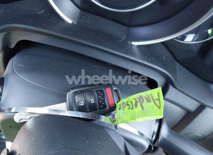 Photo 11 of 2016 Honda Fit LX (VIN JHMGK5H53GS004191)