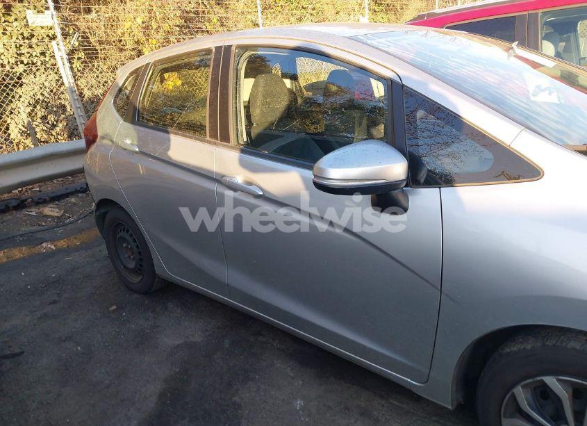 Photo 13 of 2016 Honda Fit LX (VIN JHMGK5H53GX028364)