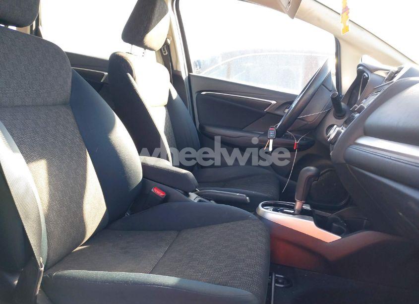 Photo 5 of 2016 Honda Fit LX (VIN JHMGK5H55GX002901)