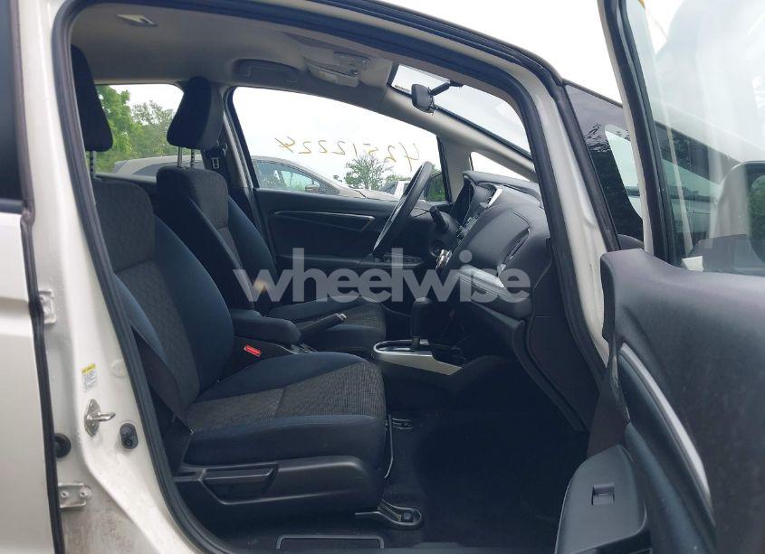 Photo 5 of 2016 Honda Fit LX (VIN JHMGK5H57GX001748)