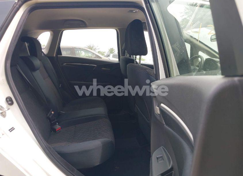 Photo 8 of 2016 Honda Fit LX (VIN JHMGK5H57GX001748)