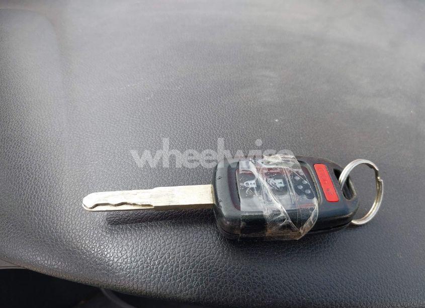 Photo 11 of 2016 Honda Fit LX (VIN JHMGK5H58GX024844)