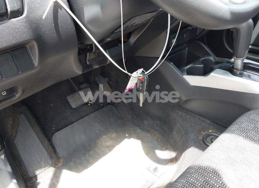 Photo 11 of 2016 Honda Fit LX (VIN JHMGK5H59GX033309)