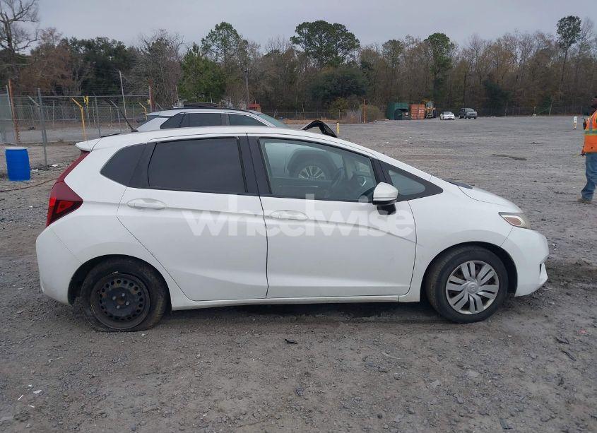 Photo 13 of 2016 Honda Fit LX (VIN JHMGK5H5XGS009517)