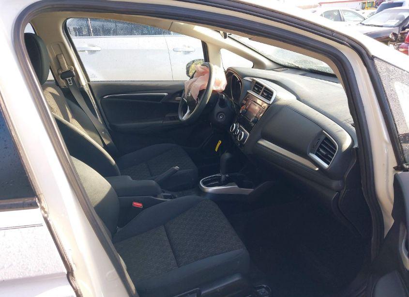 Photo 5 of 2017 Honda Fit LX (VIN JHMGK5H5XHS018283)