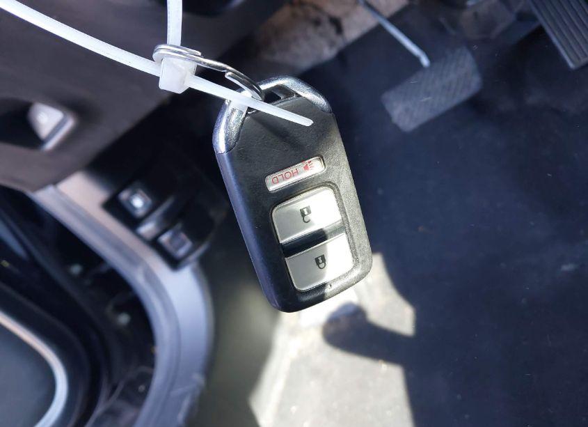 Photo 11 of 2016 Honda Fit EX (VIN JHMGK5H78GX000464)