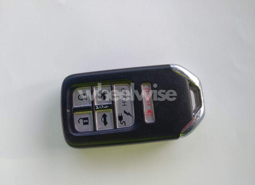 Photo 11 of 2018 Honda Clarity PLUG-IN HYBRID (VIN JHMZC5F10JC015415)