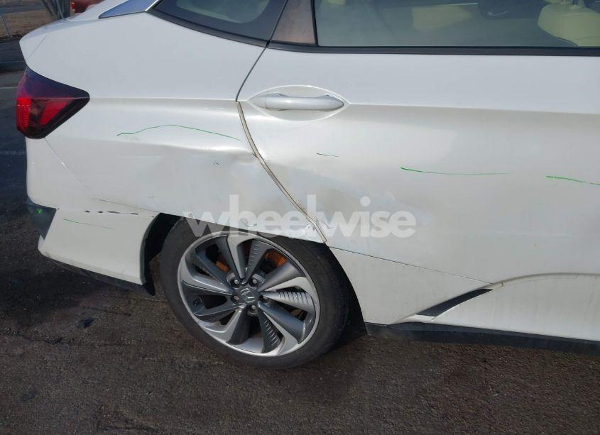 Photo 19 of 2018 Honda Clarity PLUG-IN HYBRID (VIN JHMZC5F10JC015415)