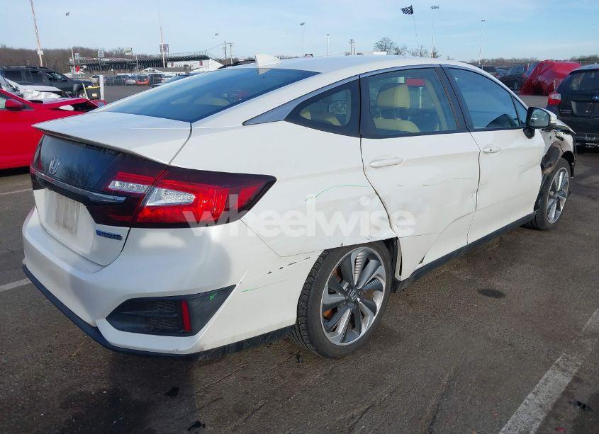 Photo 4 of 2018 Honda Clarity PLUG-IN HYBRID (VIN JHMZC5F10JC015415)