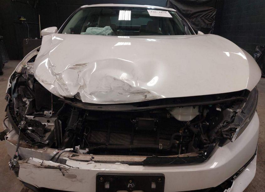 Photo 12 of 2018 Honda Clarity PLUG-IN HYBRID (VIN JHMZC5F11JC015021)